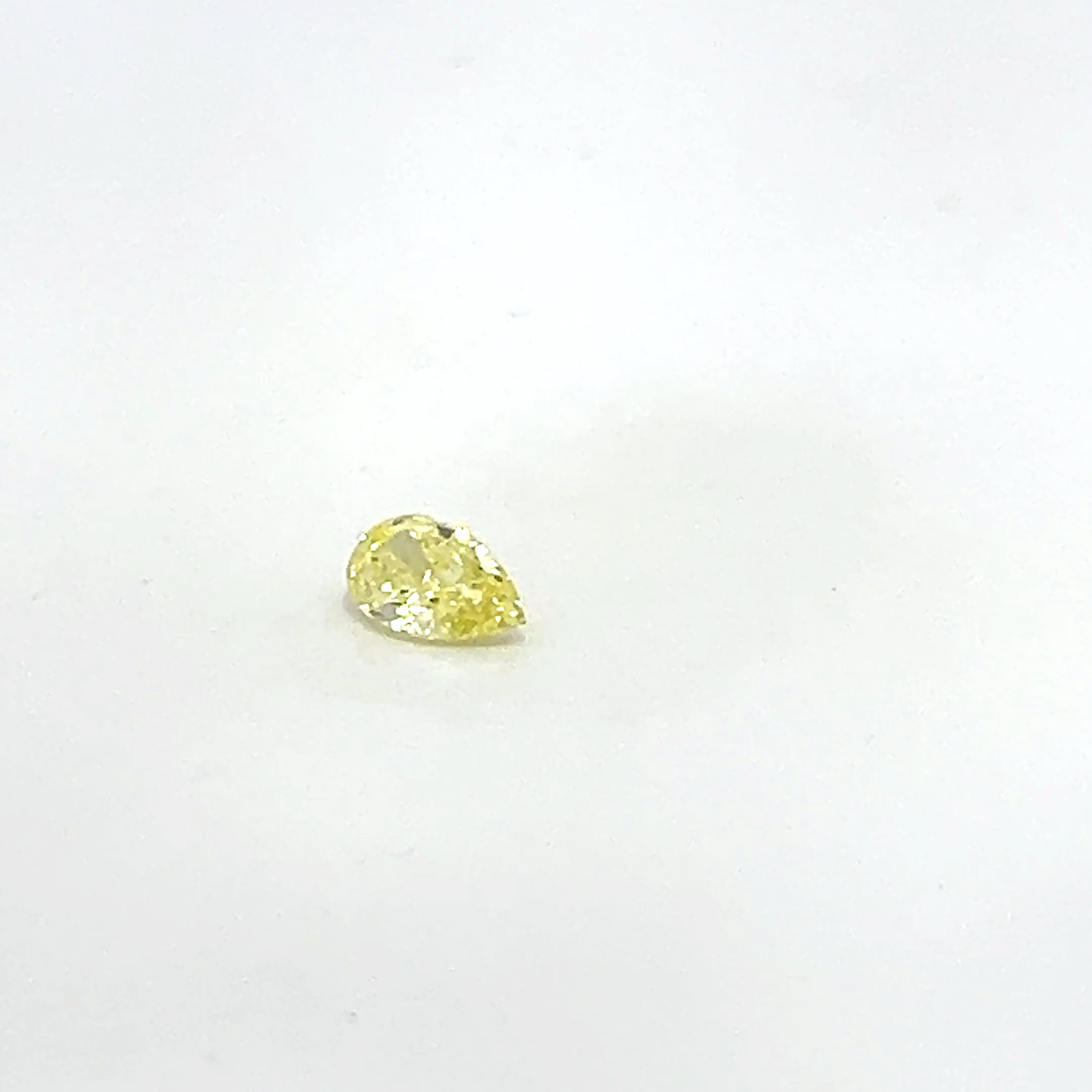 Pear 0.43 FANCY VIVID YELLOW VVS2 