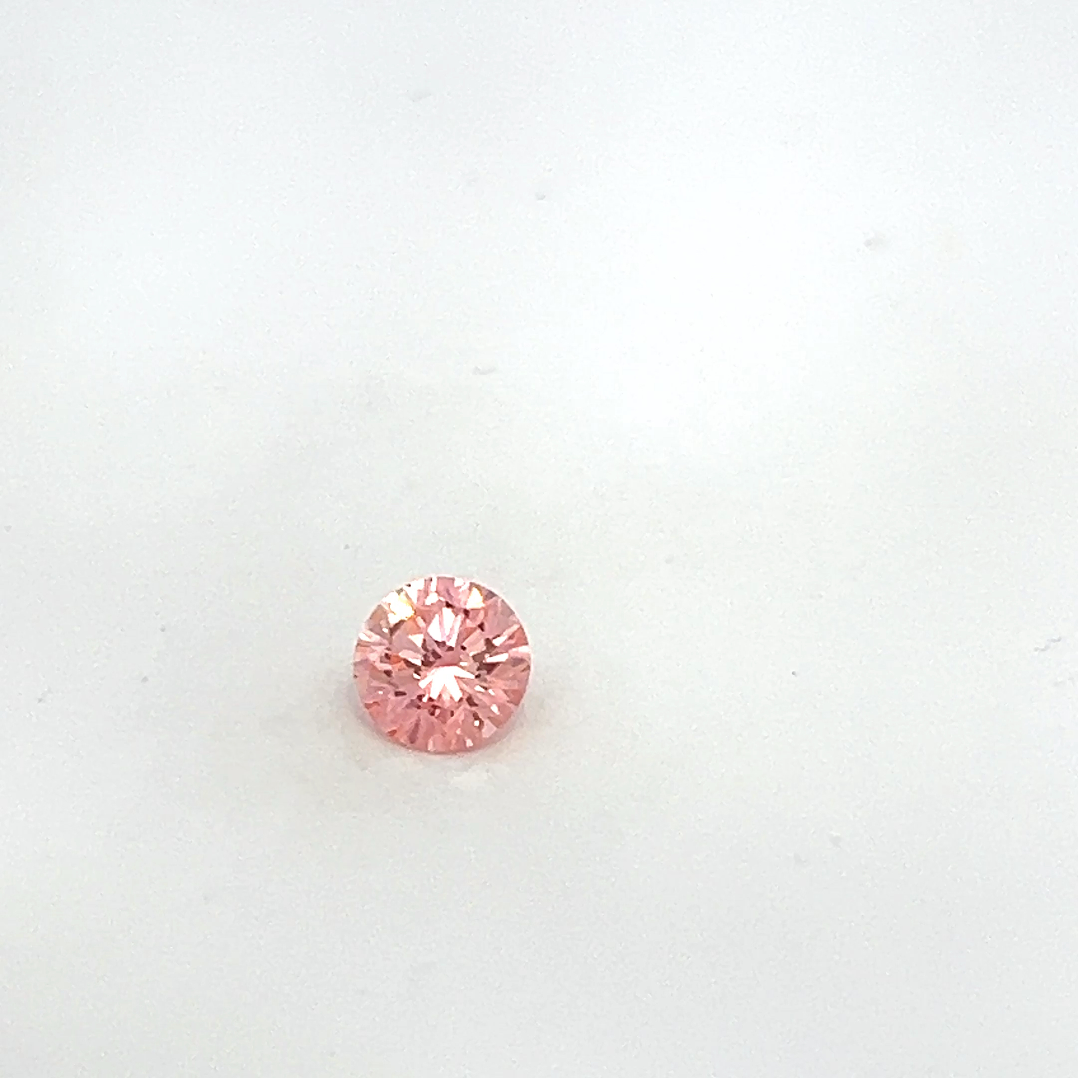 Round 0.82 FANCY VIVID PINK VVS2 STR