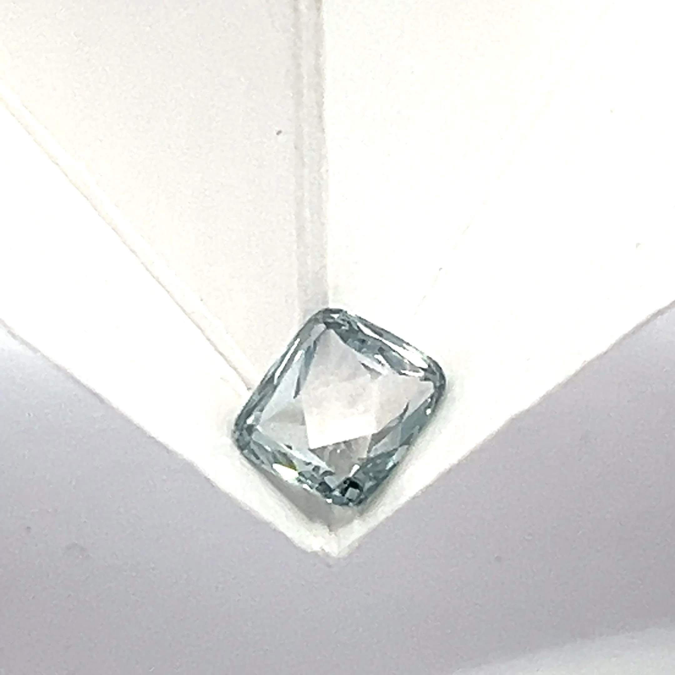 Round 1.04 AQUA BLUE VS1 